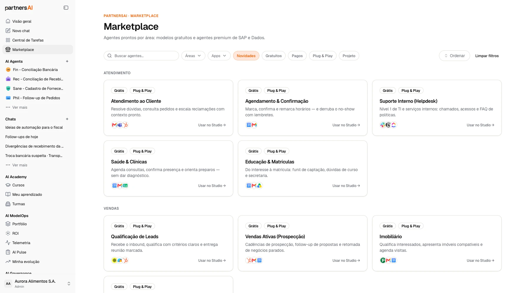 Marketplace com os filtros Gratuitos e Pagos na linha de busca, e agentes por área com Usar no Studio