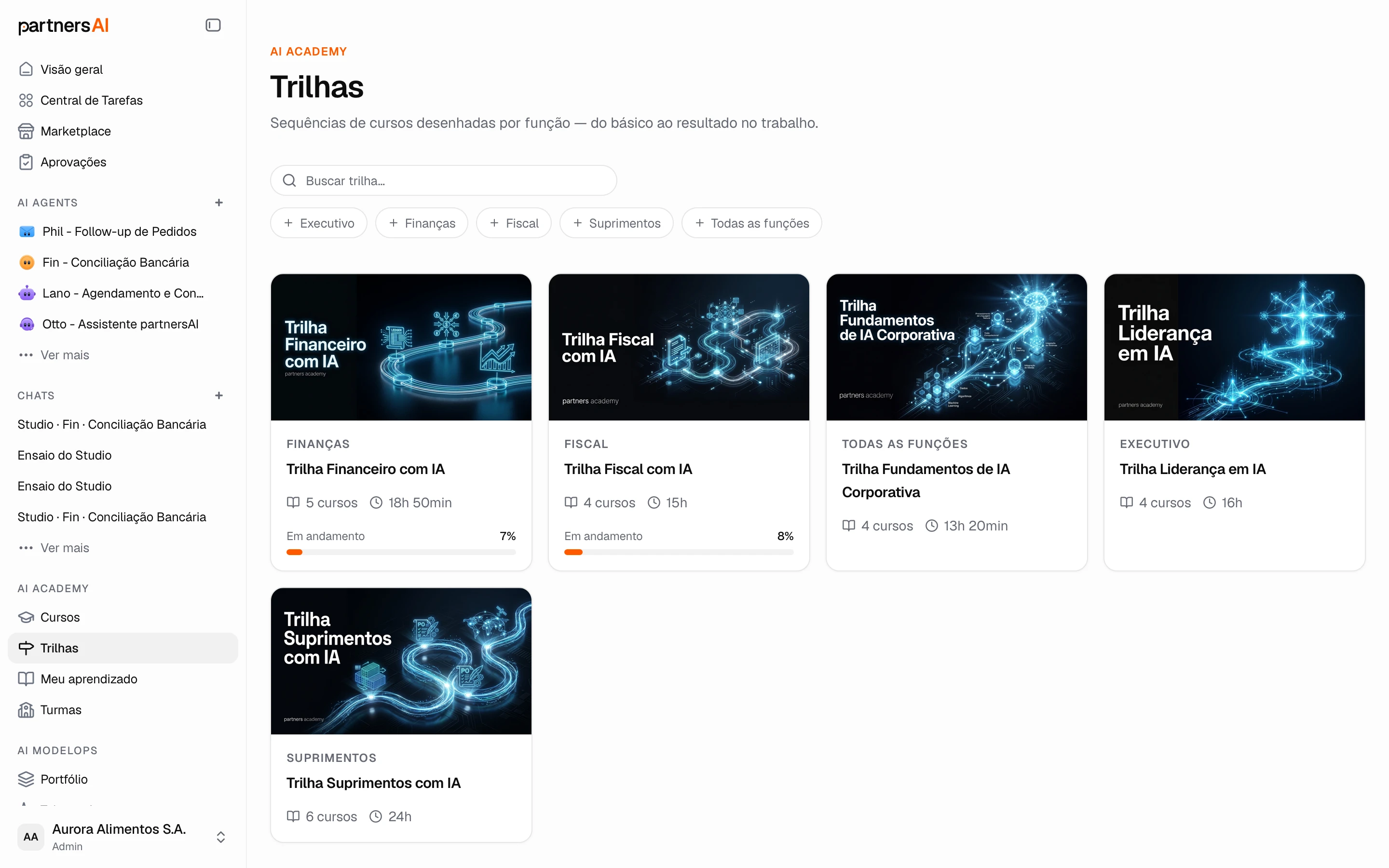 Trilhas por função: Finanças, Fiscal, Executivo e Suprimentos, com avanço